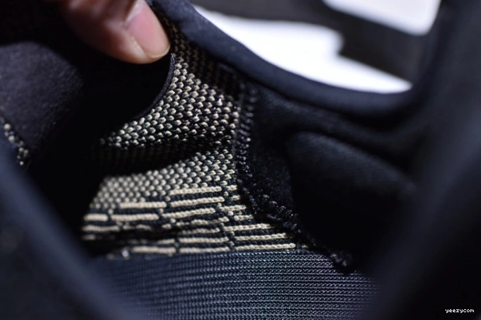 BY9611 Adidas Black Boost 350 V2 Green Core Yeezy 0801